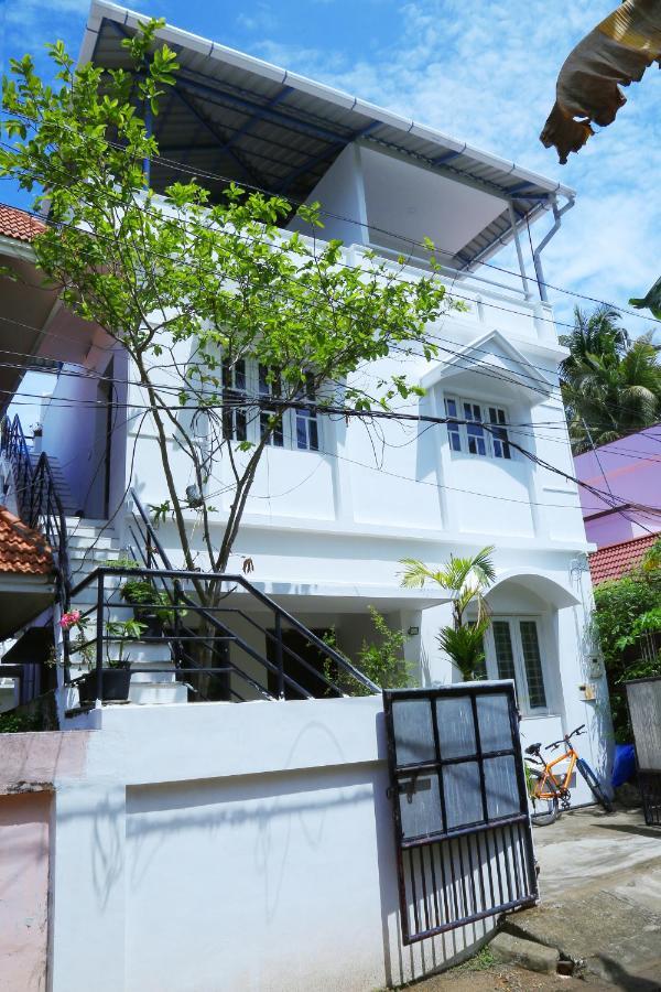 Bethesda Inn Kochi Bagian luar foto