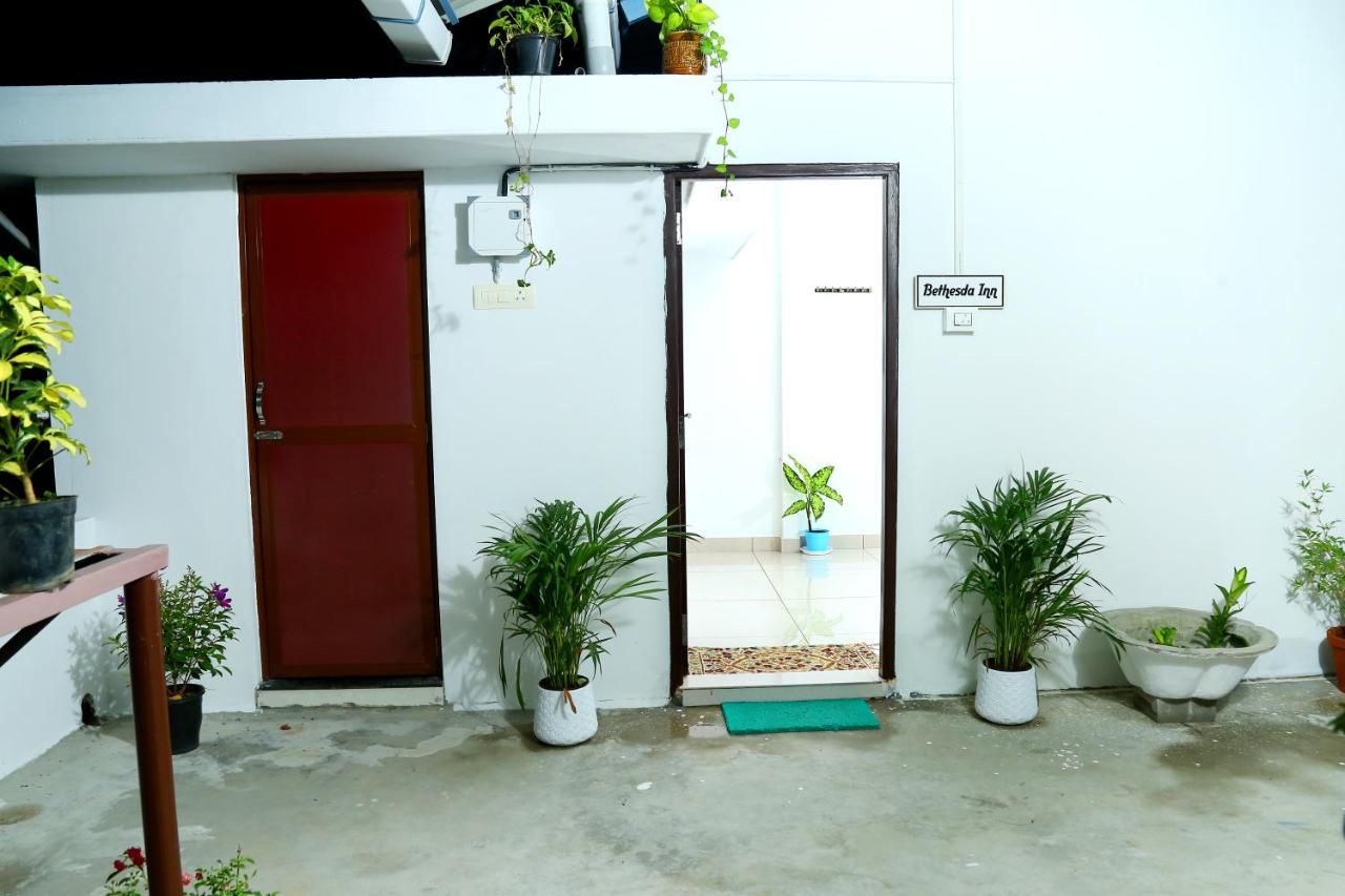 Bethesda Inn Kochi Bagian luar foto