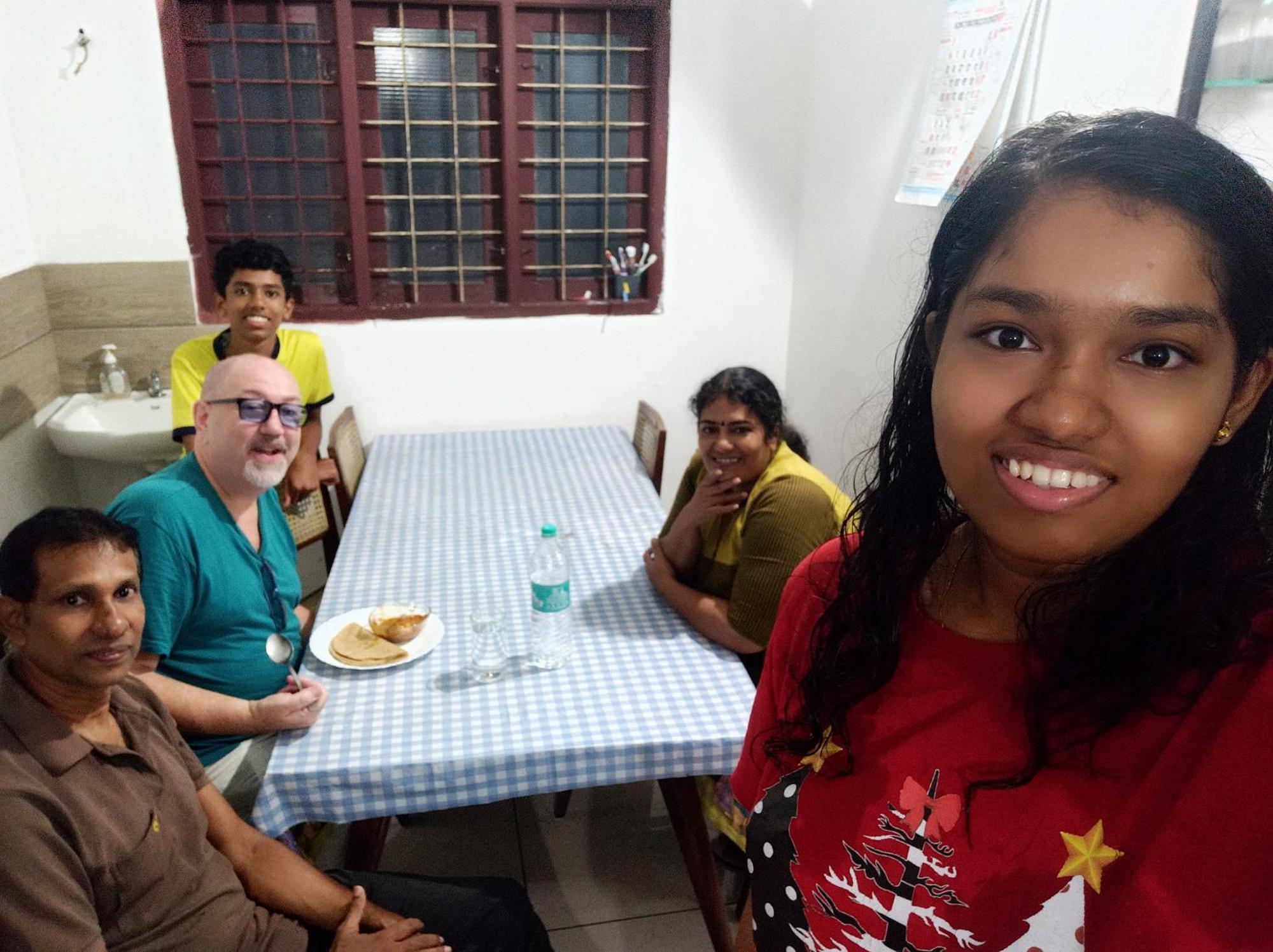 Bethesda Inn Kochi Bagian luar foto