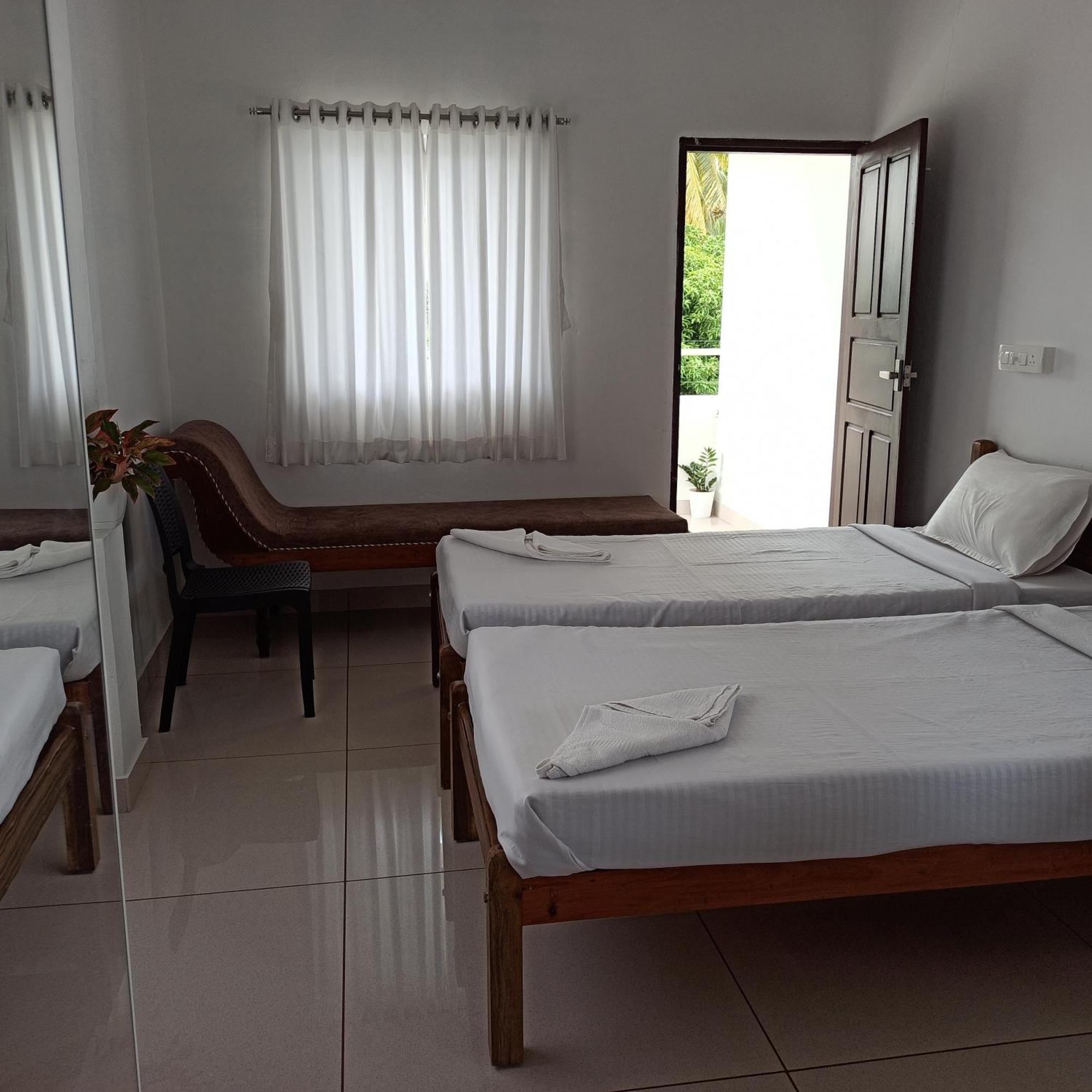 Bethesda Inn Kochi Bagian luar foto