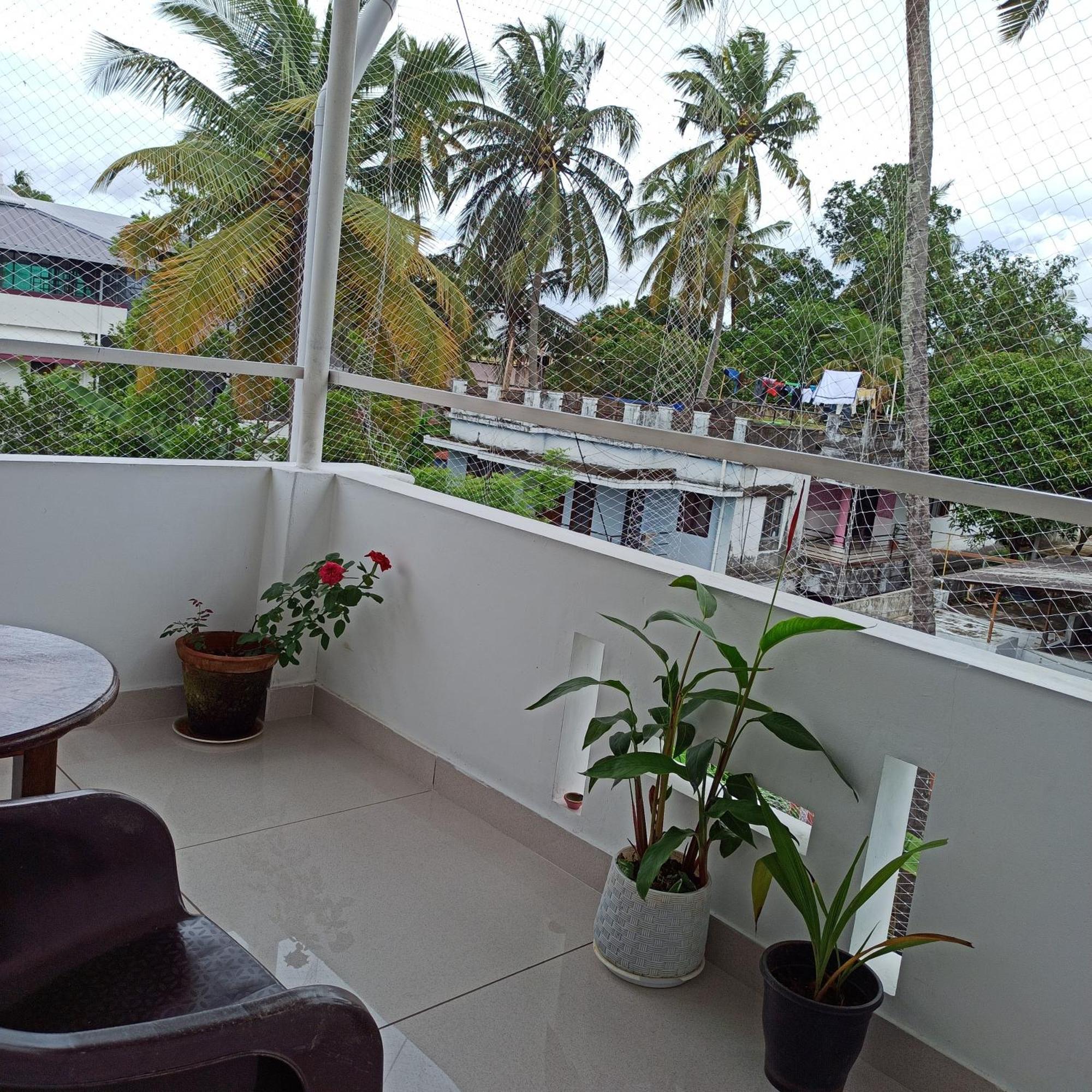Bethesda Inn Kochi Bagian luar foto