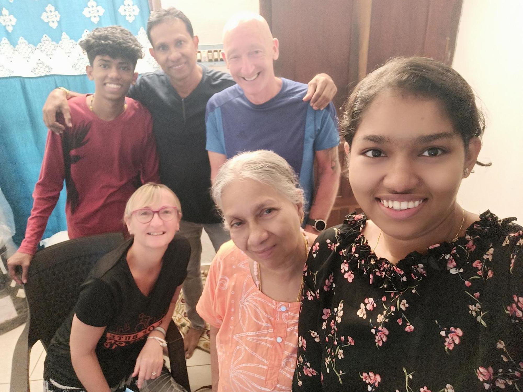 Bethesda Inn Kochi Bagian luar foto